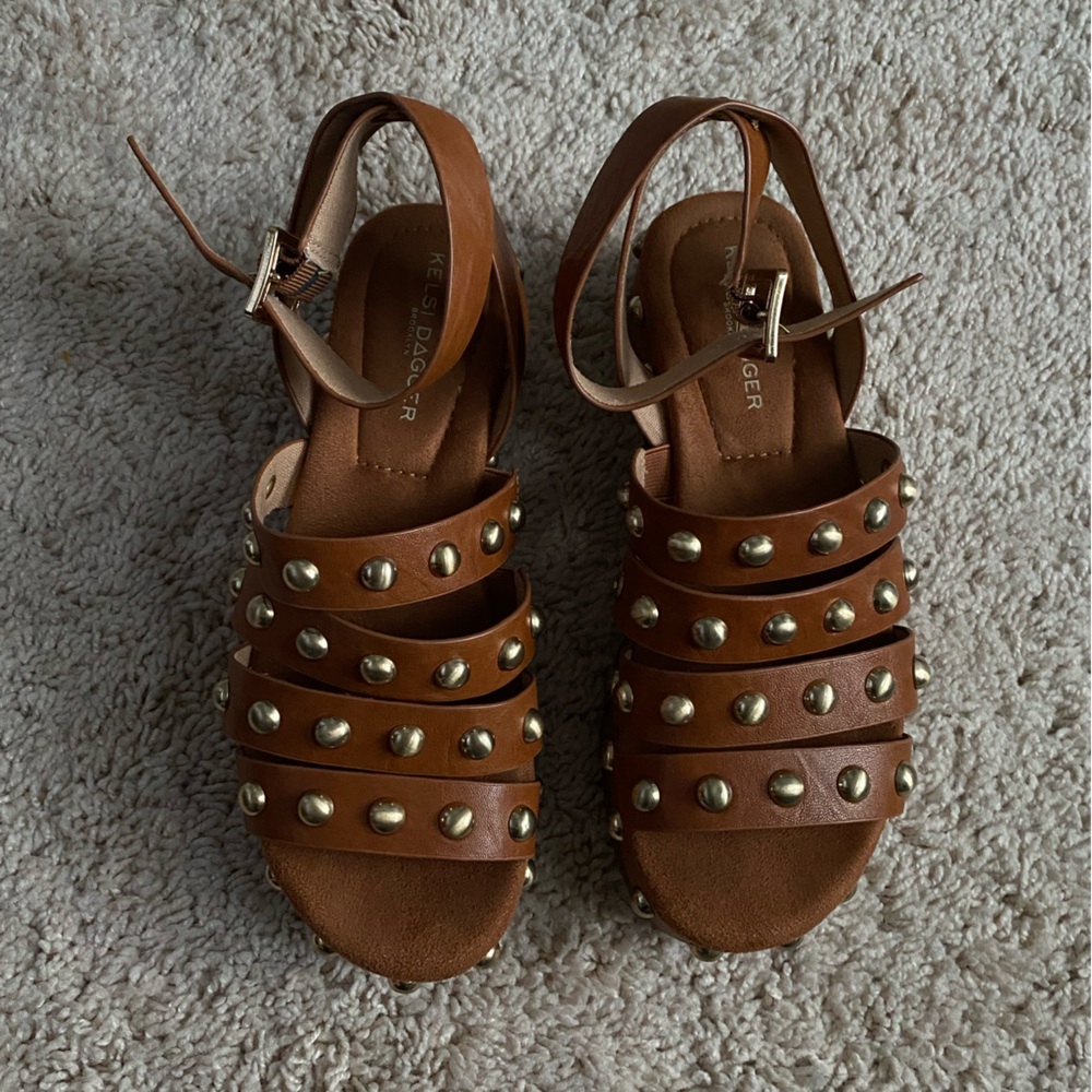 Kelsi Daggar Brooklyn Saddle Studded Platform Sandals size 6 EU36.5